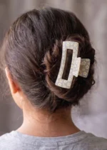 Daisy Print White Claw Hair Clip - Image 3
